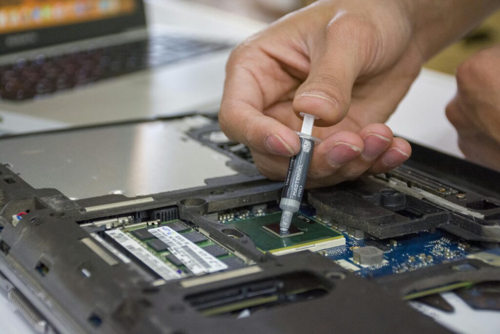 laptop repair service in thrissur